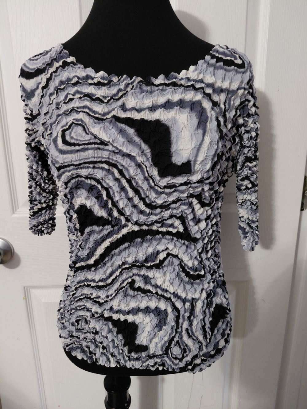 Vintage Women's Bubble/Popcorn Blouse Black, White & Gray One Size Fits Most